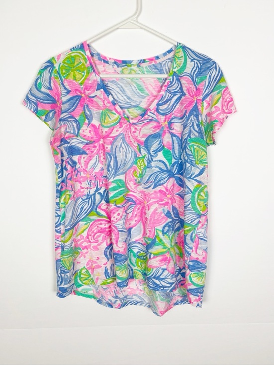 Lilly Pulitzer Tops - Lilly Pulitzer Etta V-Neck Tee Size Small
Havana Cocktail Colorful